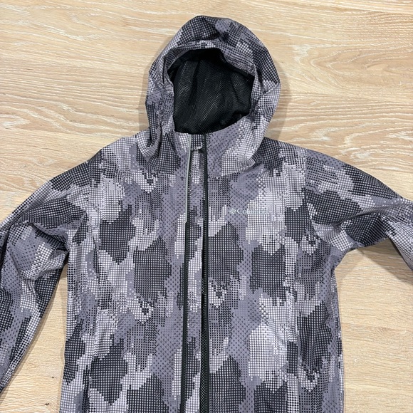 Columbia kids raincoat - grey pixel pattern size medium! - Picture 1 of 4